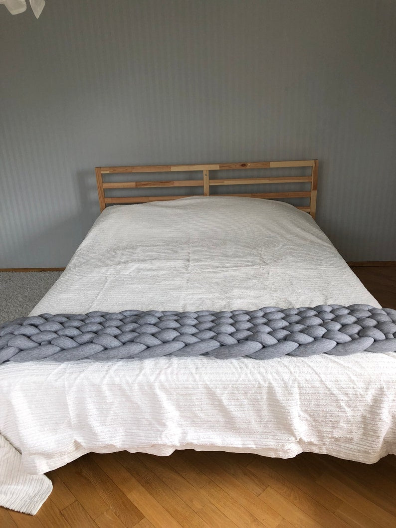 Braided Bed Runner β 3 Signature Knot Patterns (80 inch)
