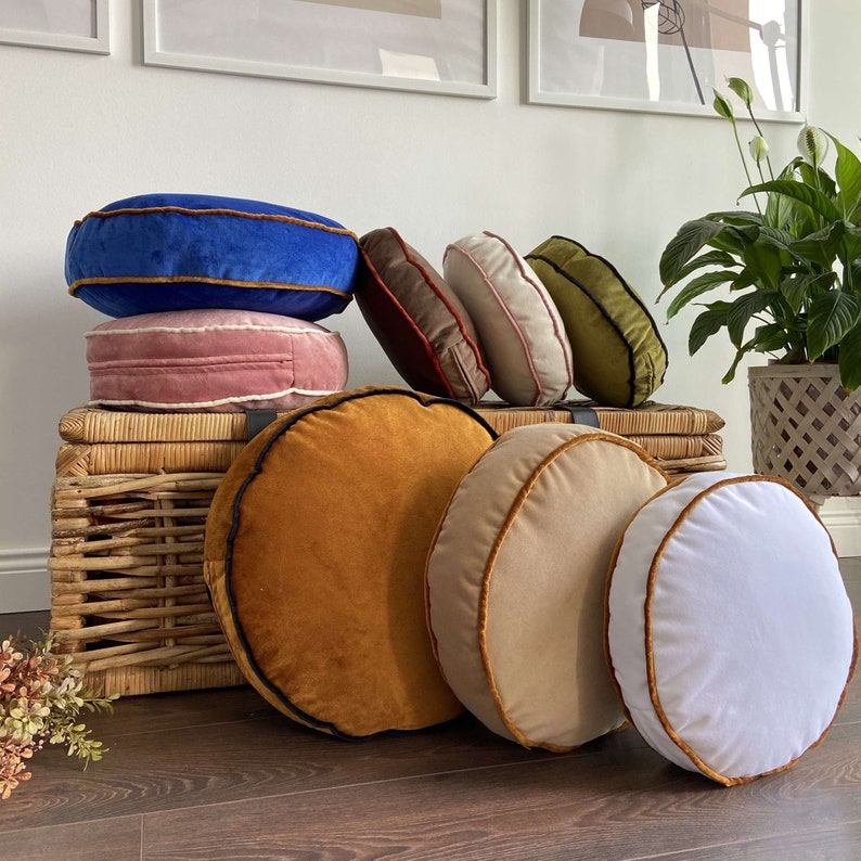 KNOTZ Round Cushion for Sofa (16 diameter)