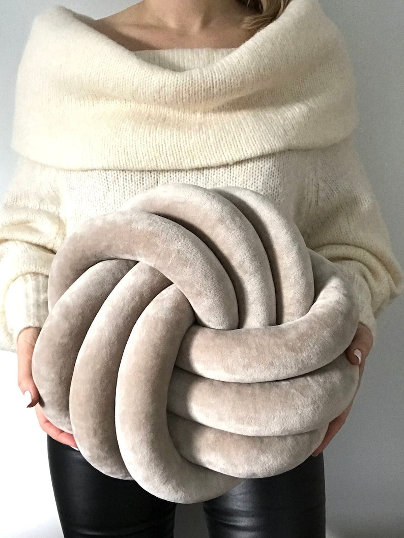 Throw Knot Pillow-15 inches