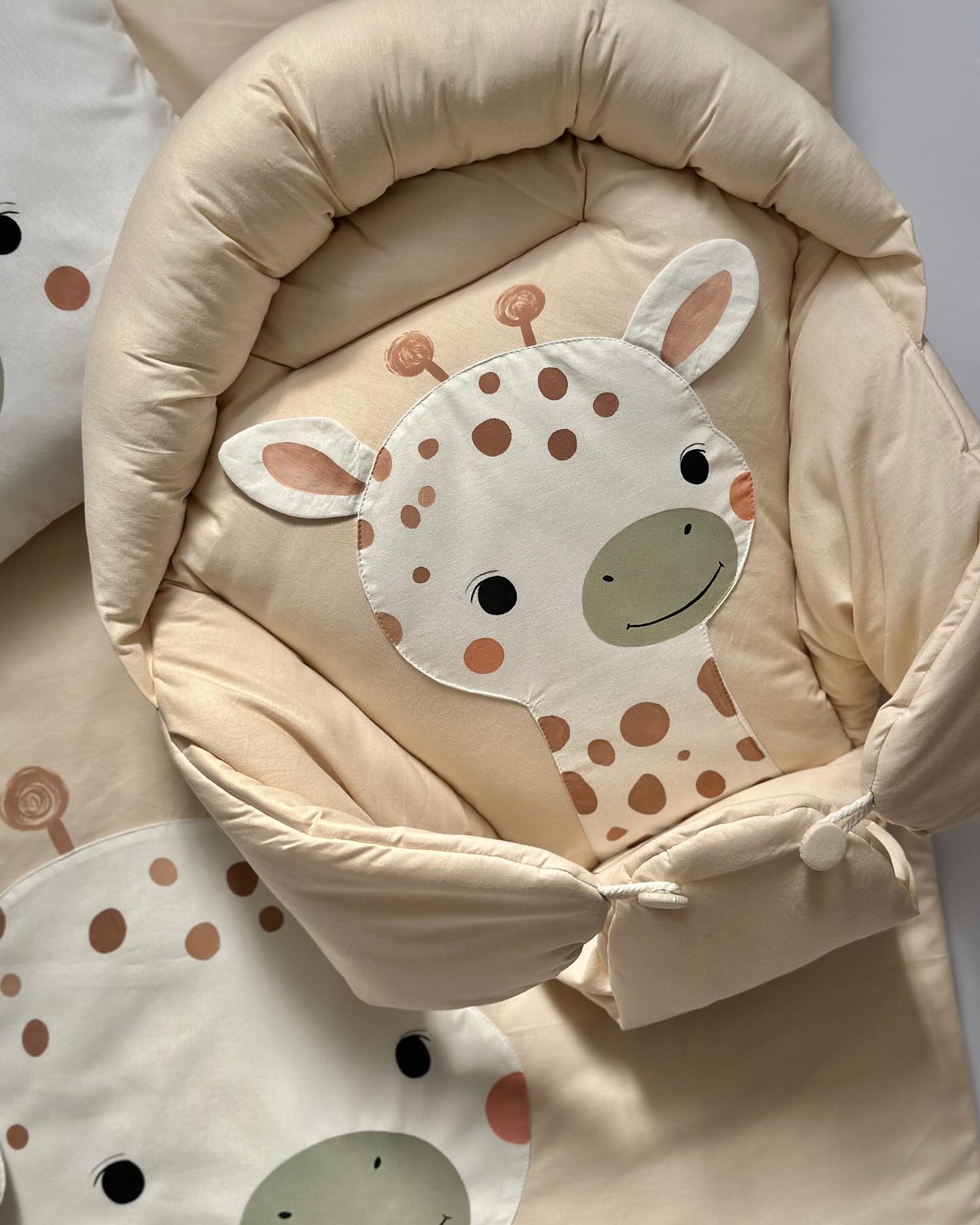 Premium Cotton Giraffe Baby Nursery Set ā 4 Piece | Swaddle Wrap, Comforter, Cushion & Pillow