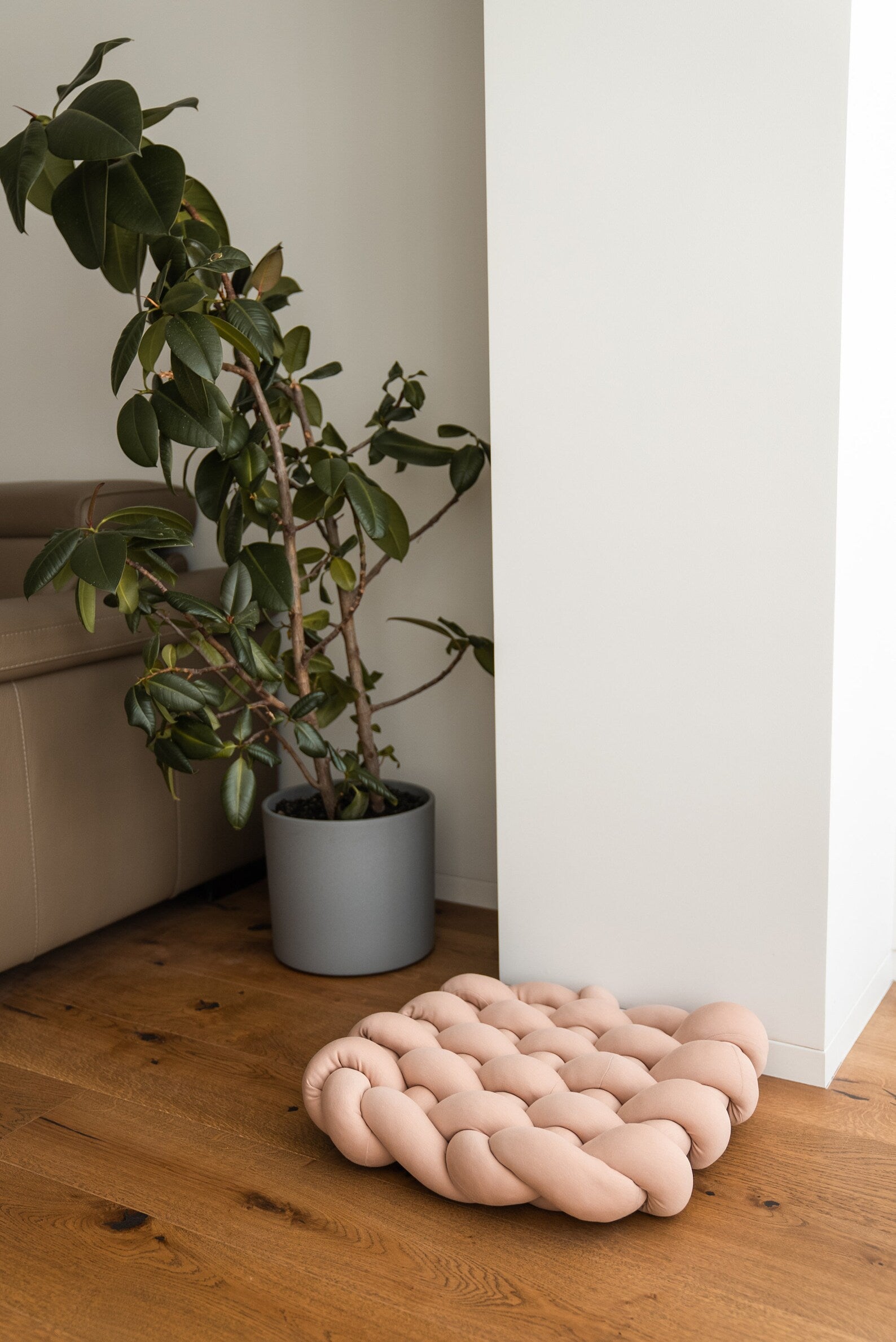 KNOTZ Floor seating pillow(22 inches)