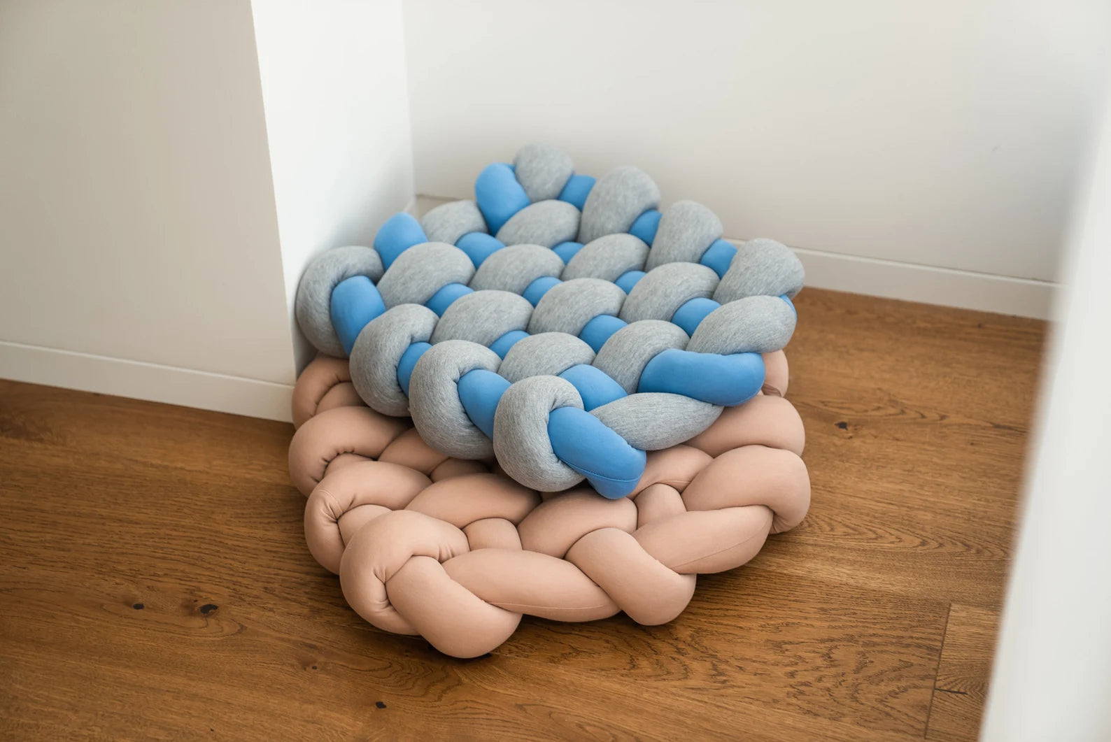 KNOTZ Floor seating pillow(22 inches)