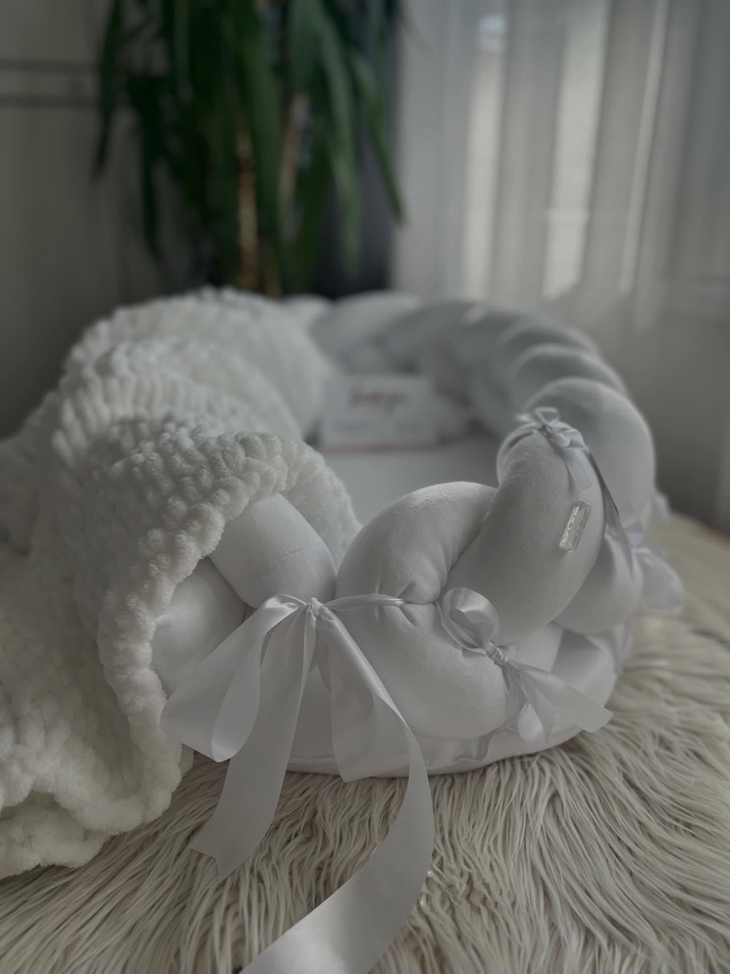 Premium Velvet Braided Baby Lounger