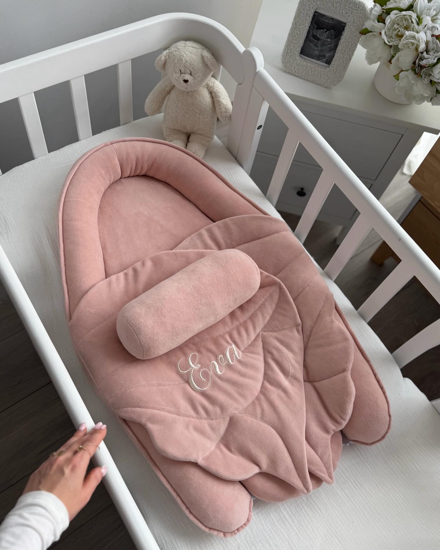 Velvet Baby Nest Cocoon – Soft Infant Pod 90-52-cm