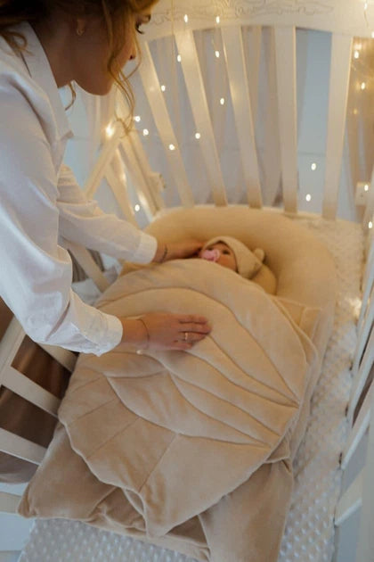 Velvet Baby Nest Cocoon – Soft Infant Pod 90-52-cm