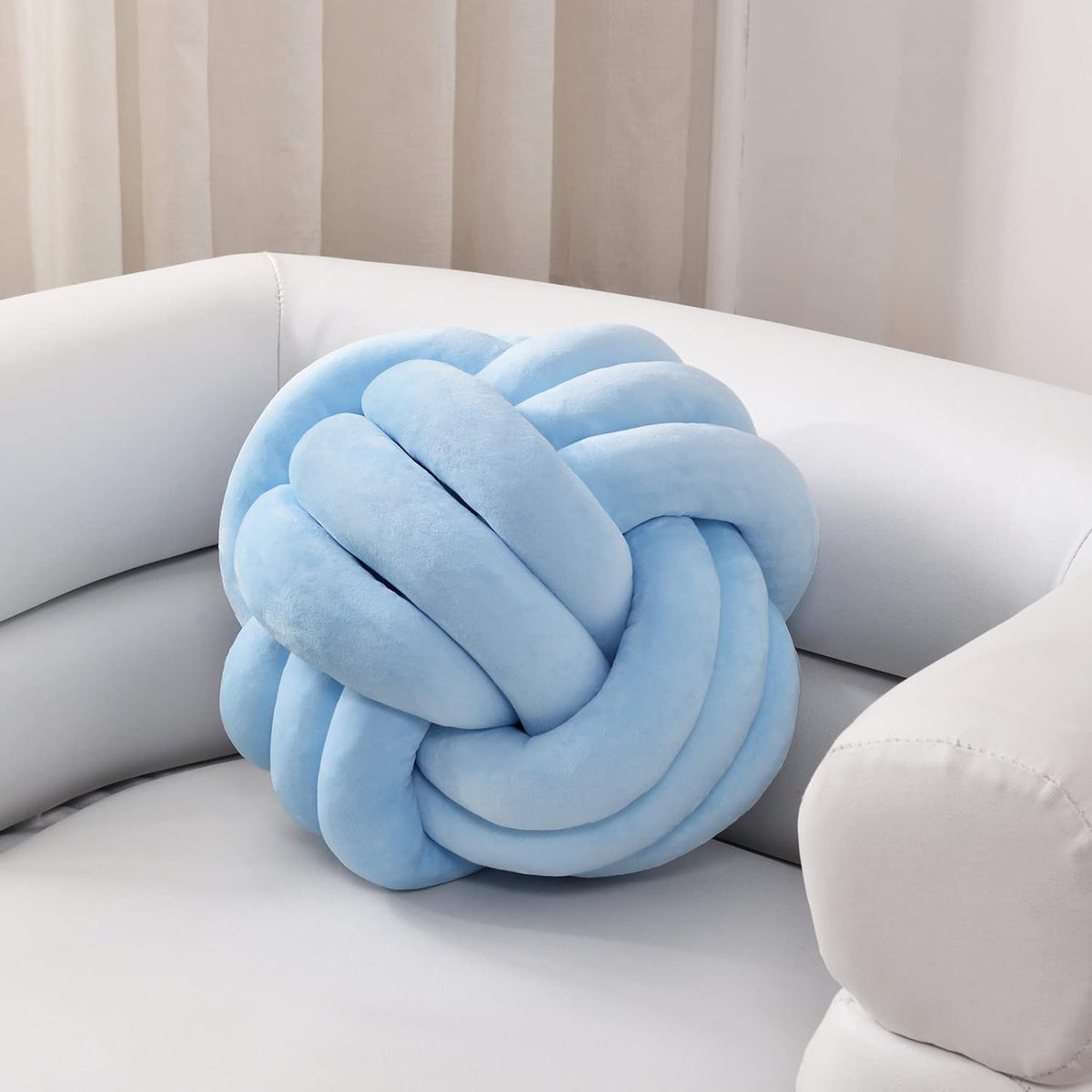 Triple-Loop Knot Cushion