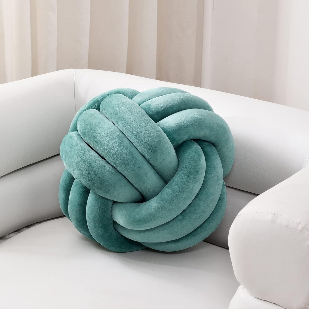 Triple-Loop Knot Cushion