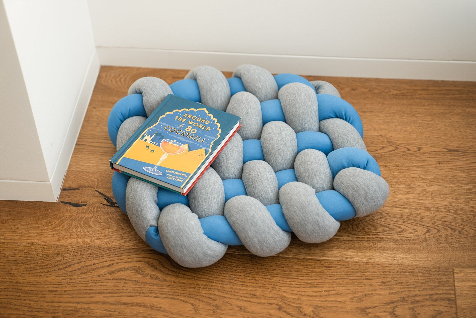 KNOTZ Floor seating pillow(22 inches)