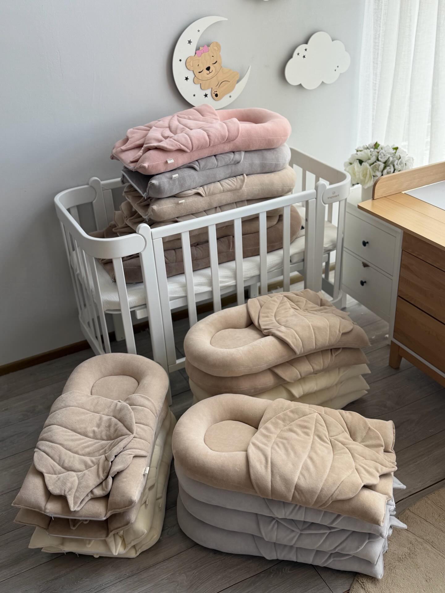 Velvet Baby Nest Cocoon – Soft Infant Pod 90-52-cm