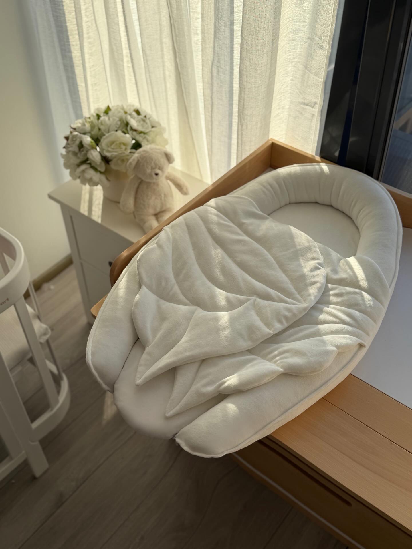 Velvet Baby Nest Cocoon – Soft Infant Pod 90-52-cm